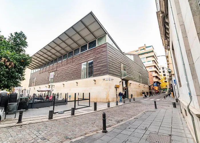 Piso Junto A Mercado De San Agustín Y Catedral En